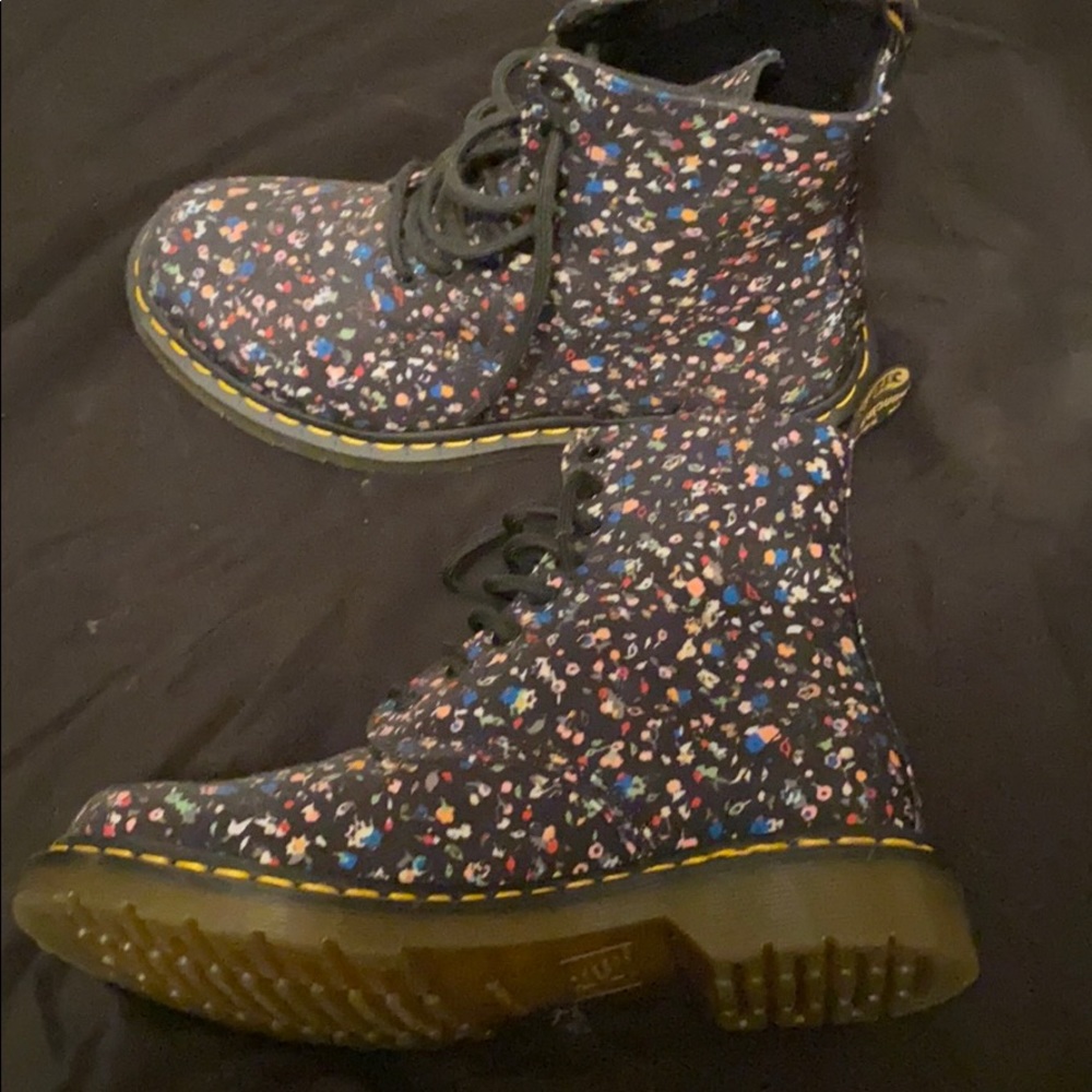 Flower Dr.Martens